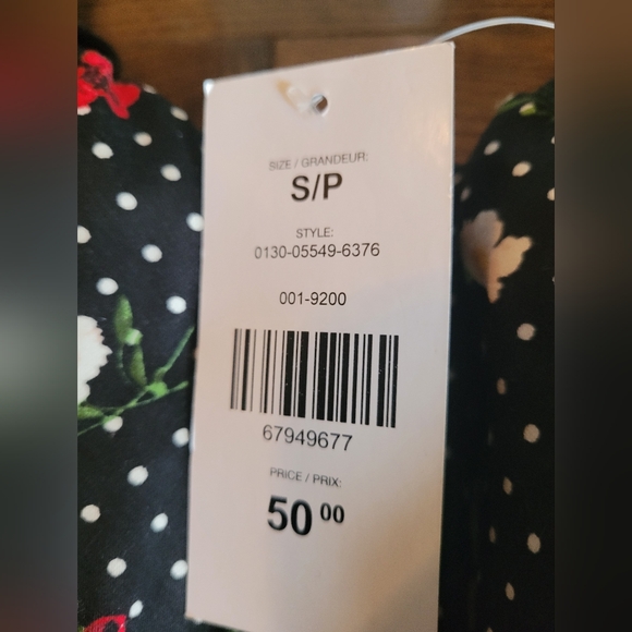 NWT Gorgeous summer dress, beautiful flowy hem line. Very complementing colours - Picture 12 of 12